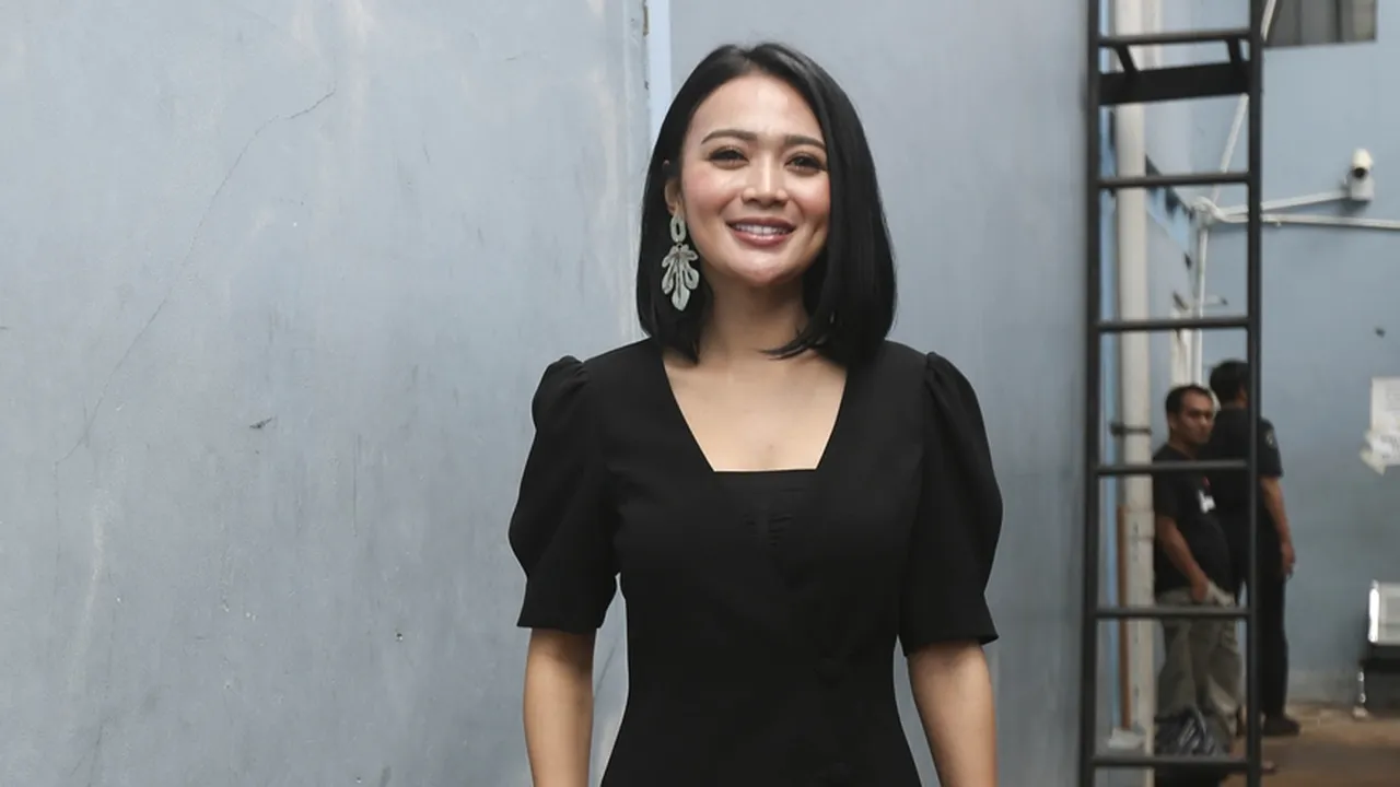 Dituding Tak Kenakan Bra Saat Joget Tiktok, Ini Jawaban Wika Salim