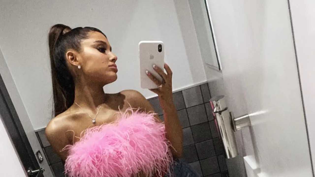 Dituduh Manfaatkan Kematian Mac Miller, Ini Respon Ariana Grande