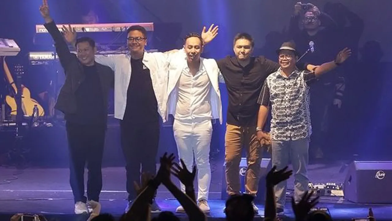 Ditutup Lagu 'Akhiri Dengan Indah', Konser Jikustik Reunian Sukses Bikin Baper