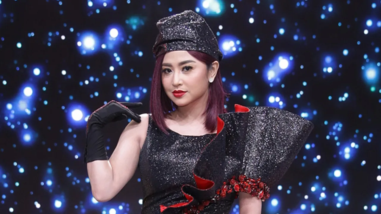 Doa Dewi Perssik di Momen Ulang Tahun Mendiang Sang Ayah