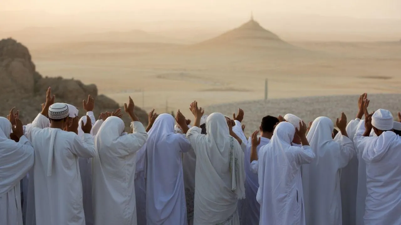 Doa Hari Arafah Lengkap Beserta Teks Arab, Latin, Artinya, dan Keutamaannya