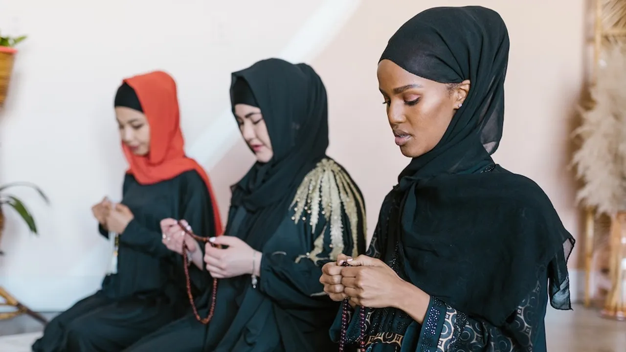 Doa Wirid Sesudah Sholat Wajib dan Urutannya untuk Diamalkan, Lengkap Bacaan Latinnya