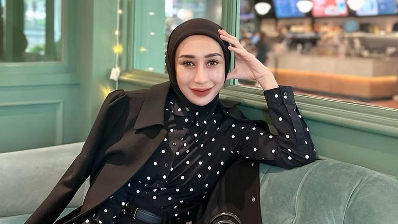 Dokter Reza Gladys Ingatkan Pentingnya Pakai Moisturizer dan Sunscreen