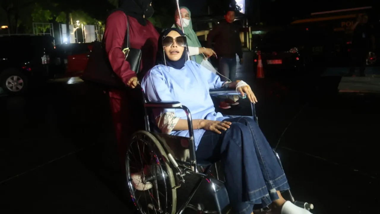Doktif Diperingatkan Hakim, Nyaris Dikeluarkan Karena Keranjang Kuning