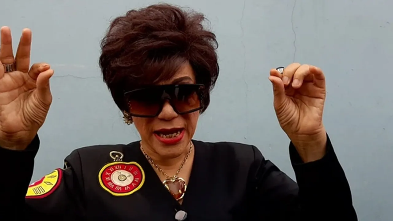 Dorce Gamalama Jual Rumah Gadang Seharga 2 Miliar, Sempat Difitnah Jual Warisan Dorce Gamalama Jual Rumah Gadang Seharga 2 Miliar, Sempat Difitnah Jual Warisan