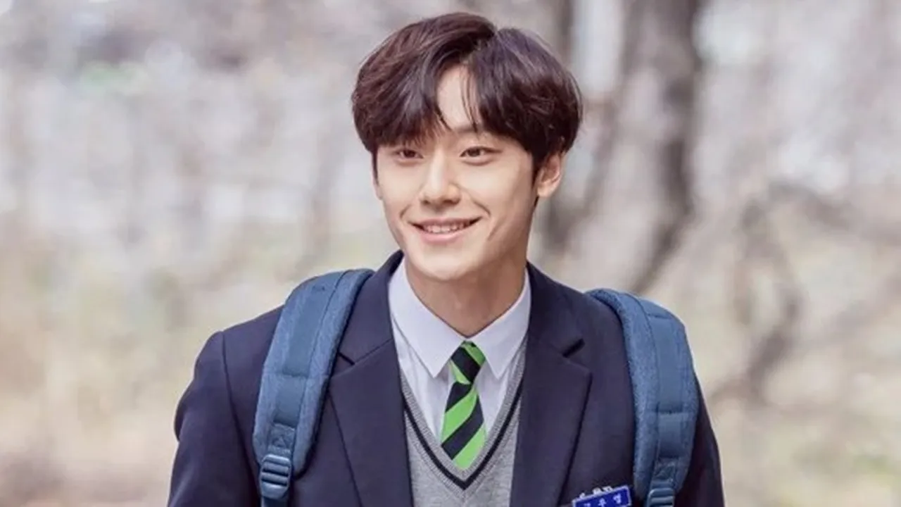 Drama '18 AGAIN' Makin Booming, Beredar Foto Lawas Lee Do Hyun dan Min Do Hee yang Bikin Iri Drama '18 AGAIN' Makin Booming, Beredar Foto Lawas Lee Do Hyun dan Min Do Hee yang Bikin Iri
