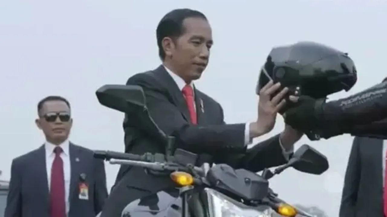 Dramatis! Ketika Presiden Jokowi Datang ke Pembukaan Asian Games 2018 Naik Motor