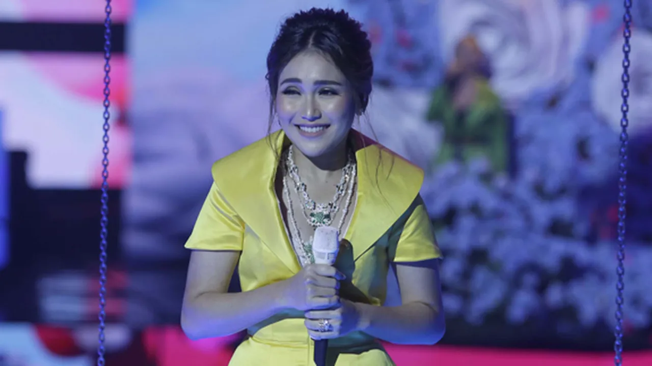 Dua Bulan Jelang Konser Perdananya, Ayu Ting Ting Deg-Degan