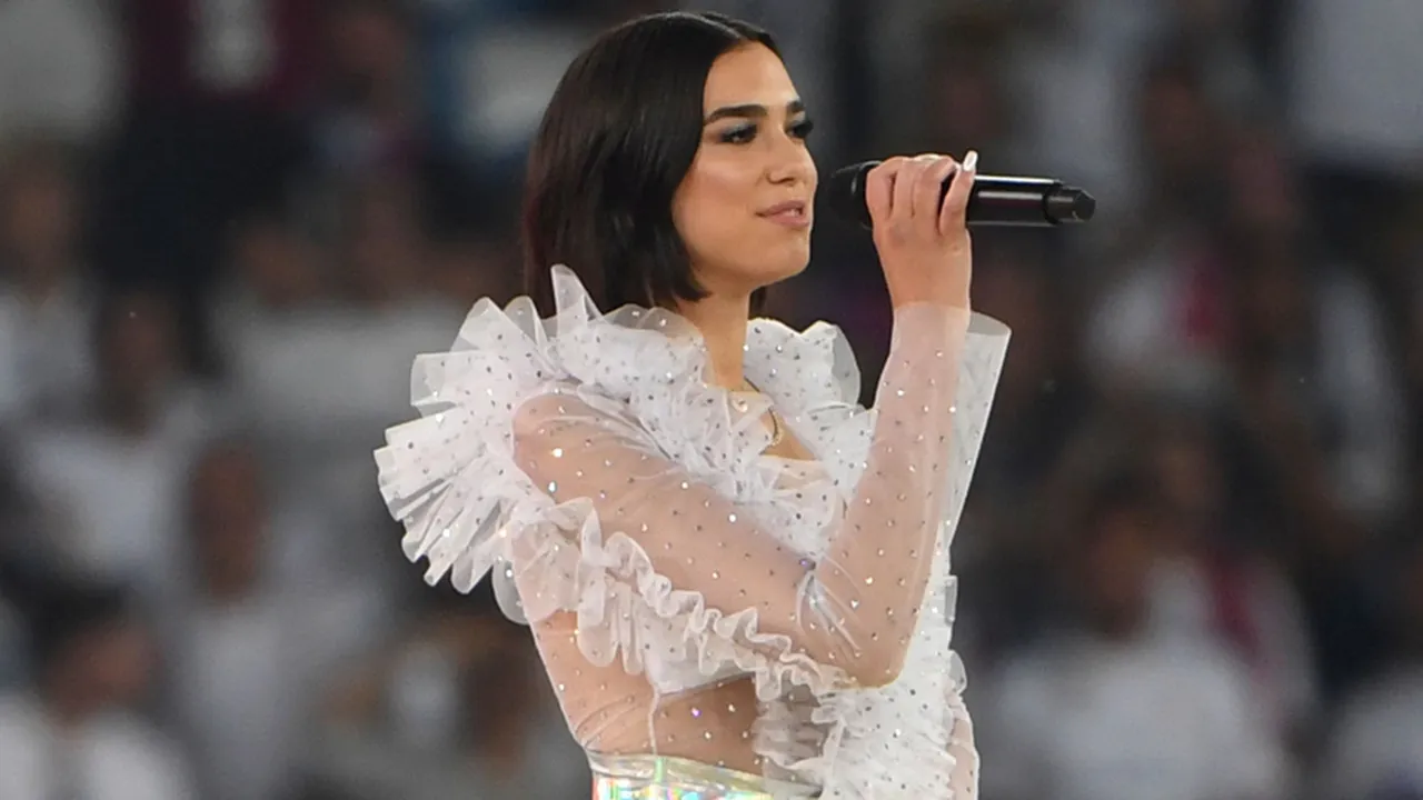 Dua Lipa Umumkan Tanggal Perilisan Single Barunya Bersama Mark Ronson dan Diplo