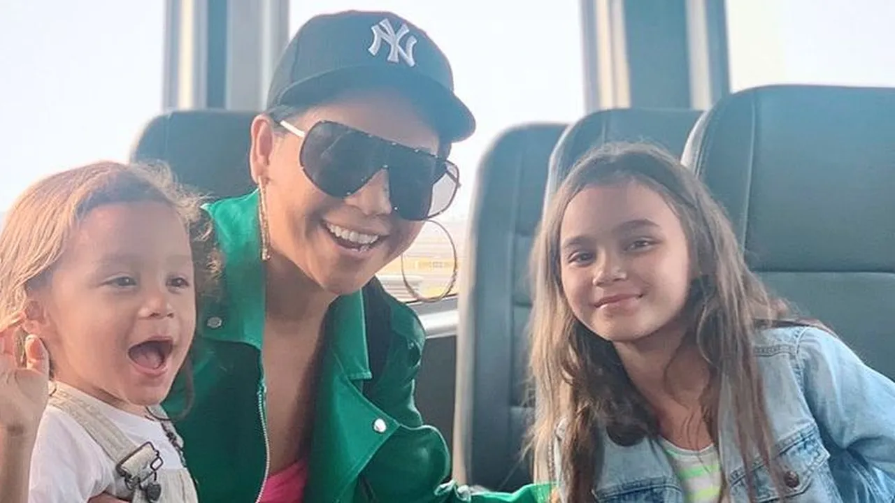 Dukung Bakat Anak, Melaney Ricardo Pilih Home Schooling untuk Chloe