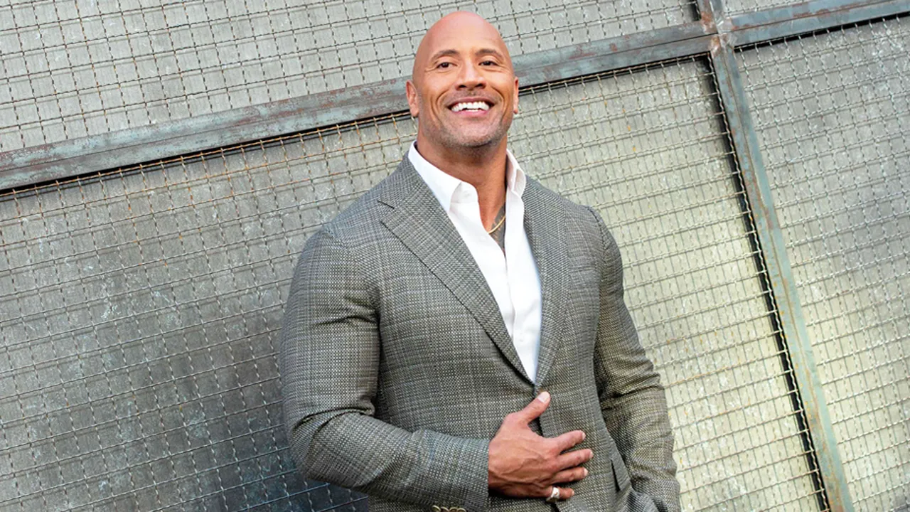 Dwayne 'The Rock' Johnson Resmi Nikahi Sang Kekasih Setelah 13 Tahun Pacaran