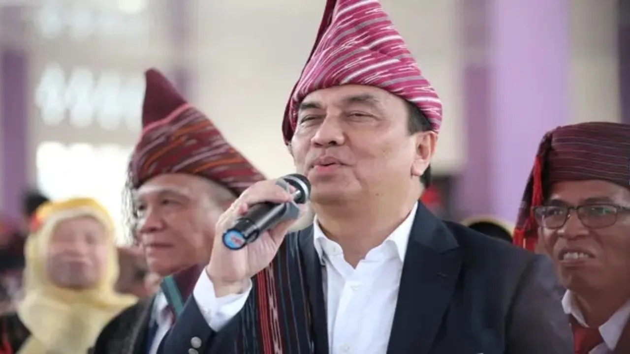 Effendi Simbolon Terpuruk: Dari Dukungan RK hingga Dipecat PDIP setelah Jagoannya Kalah!