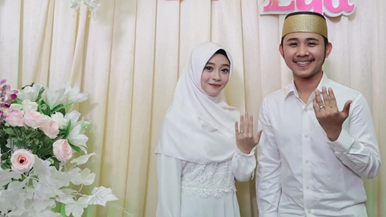 Ega Noviantika dan Rafly DA Resmi Tunangan, Digelar Romantis Serba Putih