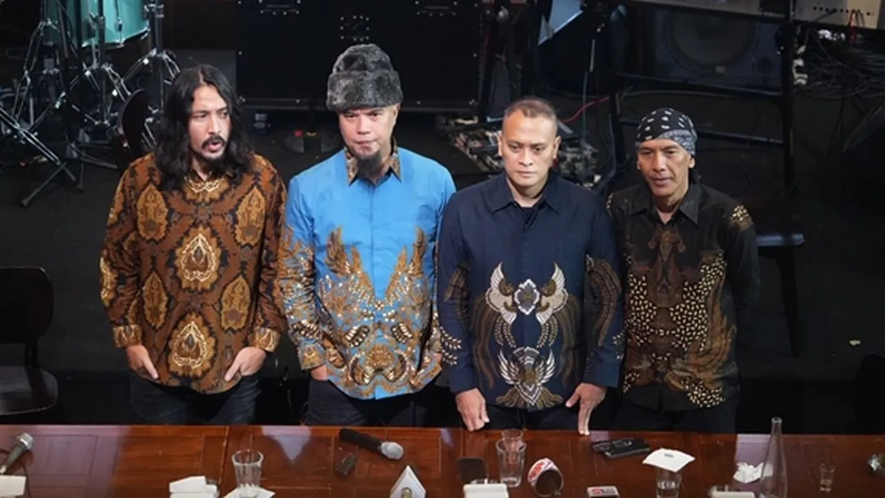 Ello Jadi Vokalis Featuring Dewa 19, Ahmad Dhani: Ada Janda Muda, Dari Pada Nganggur Sikat Aja
