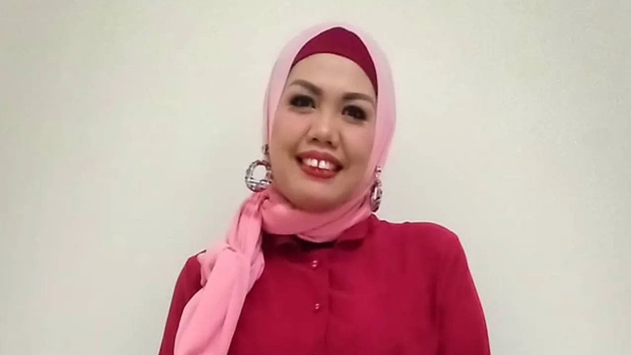 Elly Sugigi Tak Malu Jika Harus Balik Jualan Sayur Lagi