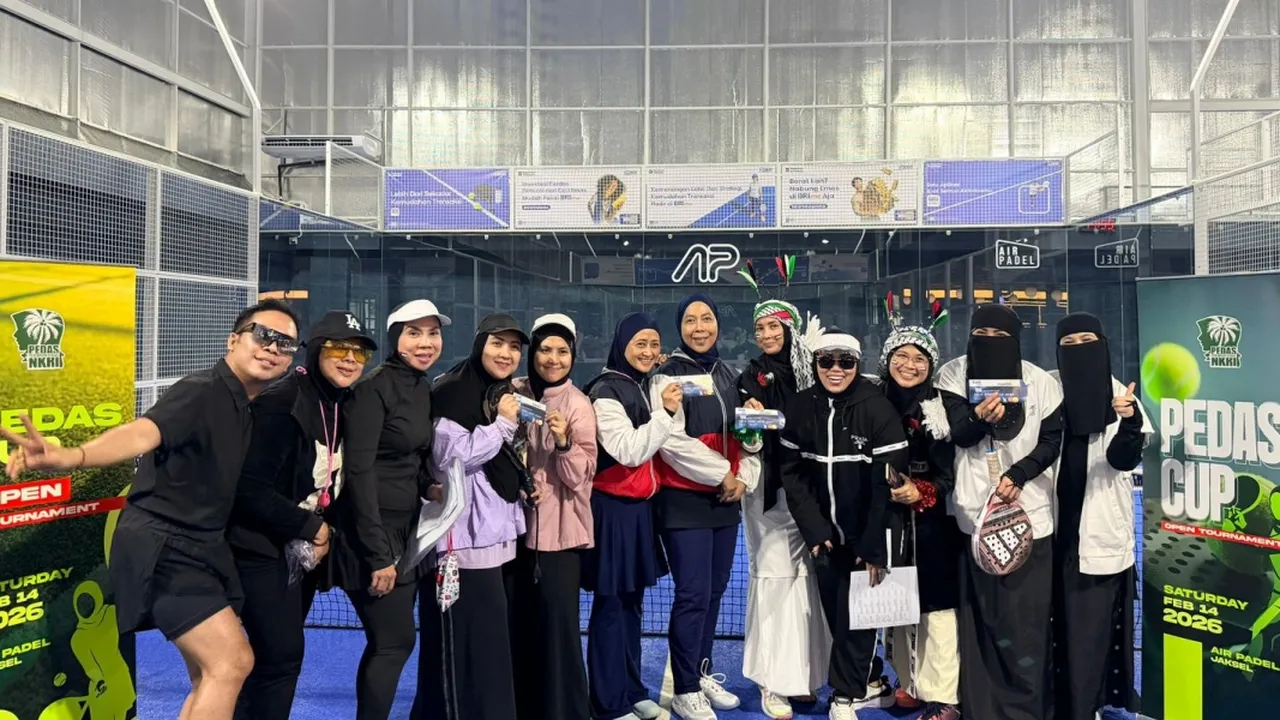 Elma Theana Rayakan Valentine dengan Ikut Turnamen Padel Elma Theana Rayakan Valentine dengan Ikut Turnamen Padel