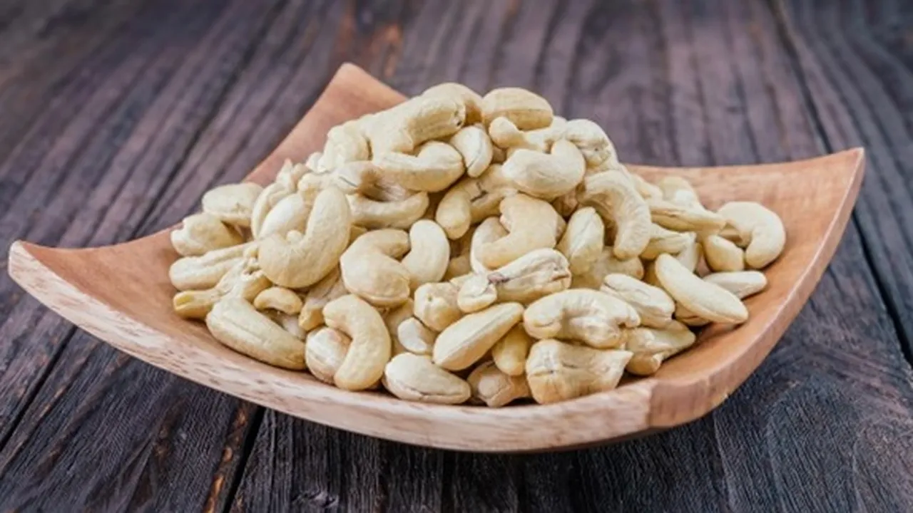 Enak dan Berkhasiat Ini 7 Manfaat Kacang Mete untuk Kesehatan, Sehatkan Mata - Kulit
