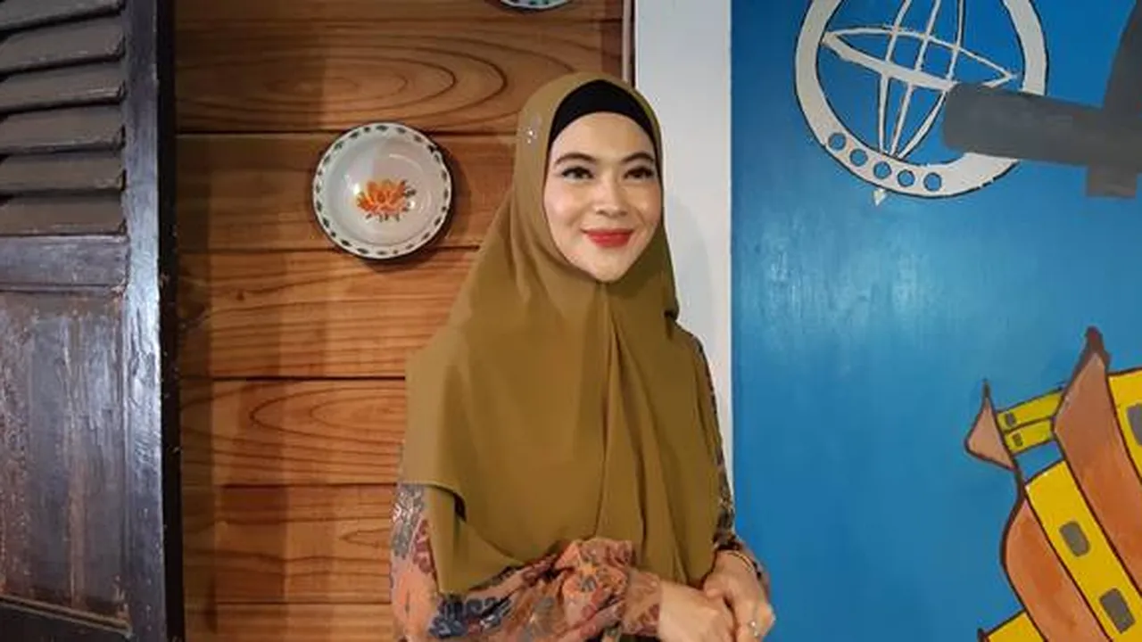 Enggan Taaruf, Indah Dewi Pertiwi Lebih Suka Dikenalkan oleh Seorang Ustad