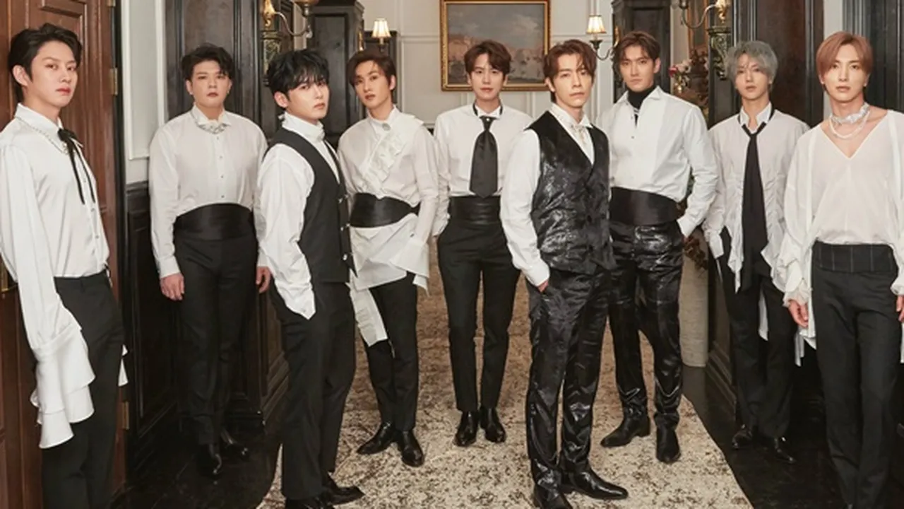Episode Terbaru Variety Show Super Junior 'War of Famous Figures', Siwon Jalani Hukuman Kocak! Episode Terbaru Variety Show Super Junior 'War of Famous Figures', Siwon Jalani Hukuman Kocak!