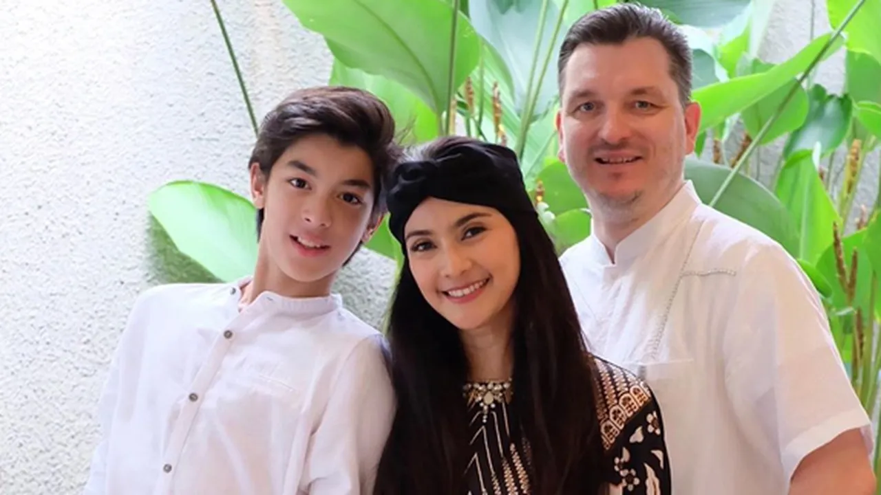 Erick Meijer Suami Maudy Genap Berusia 50 Tahun, Tapi Makin Ganteng
