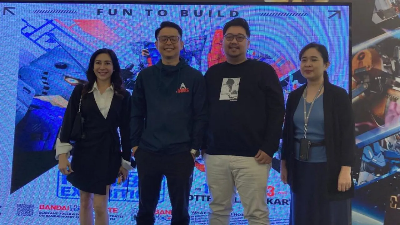 Ernest Prakasa Manfaatkan Hobi Merakit Gunpla untuk Quality Time Bersama Anak