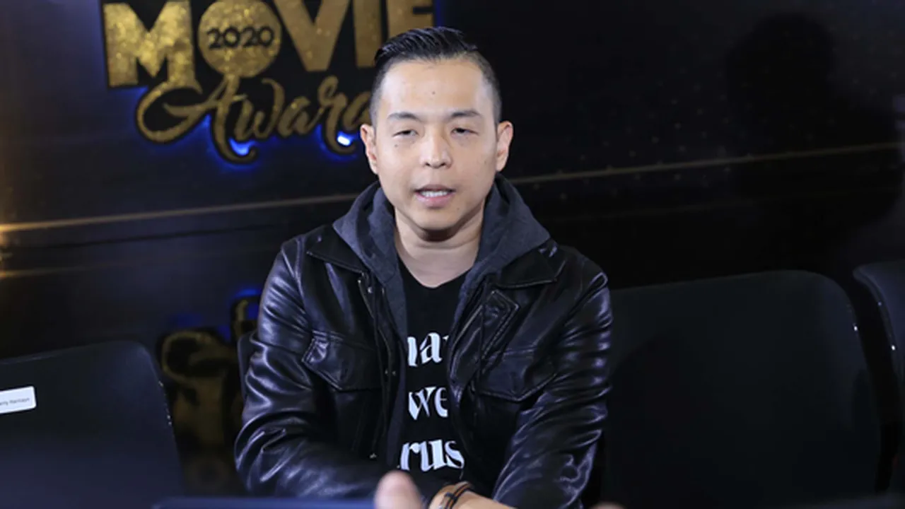 Ernest Prakasa Pertanyakan Kebenaran Hadiah Giveaway, Sindir Siapa?