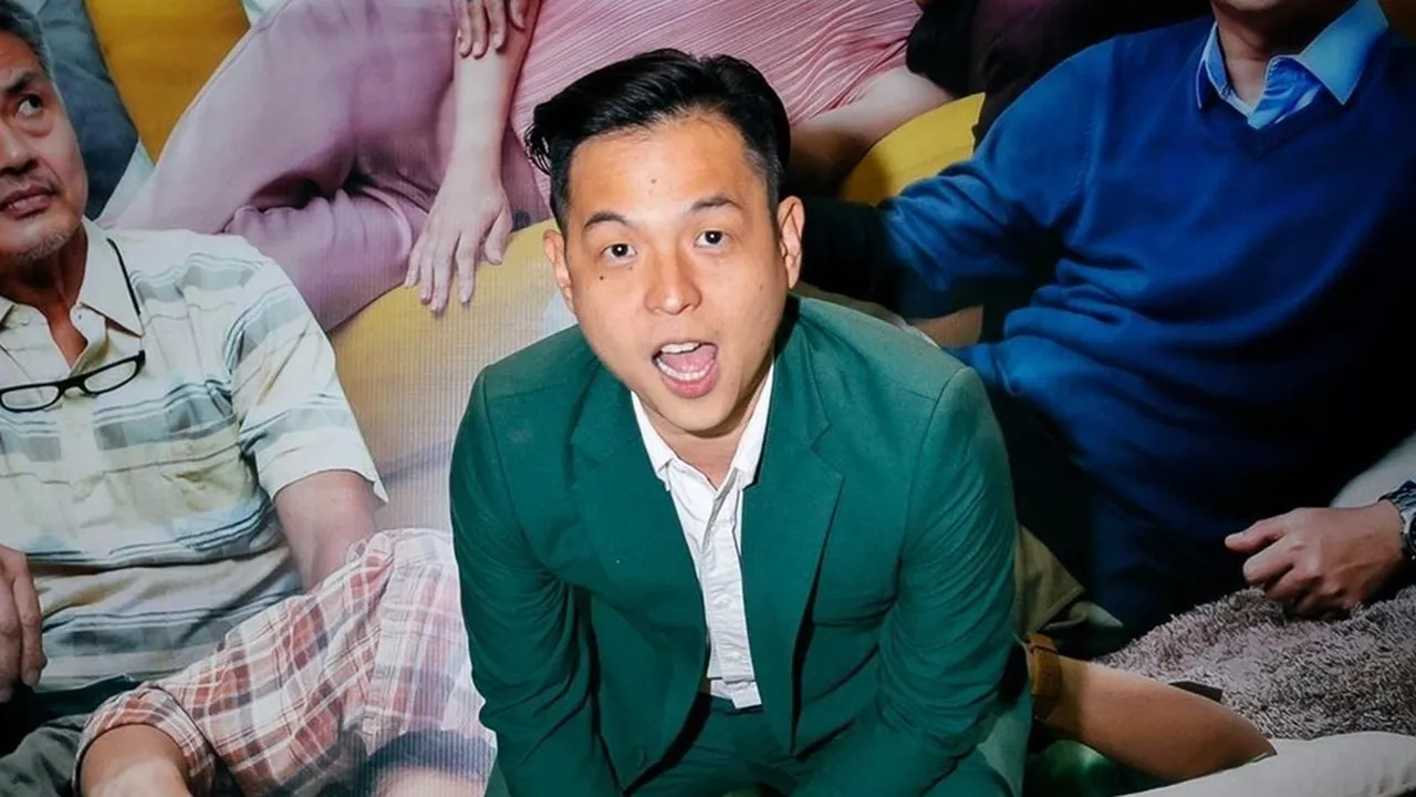 Ernest Prakasa Siap Rayakan Tahun Baru di Luar Negeri bersama Keluarga Ernest Prakasa Siap Rayakan Tahun Baru di Luar Negeri bersama Keluarga