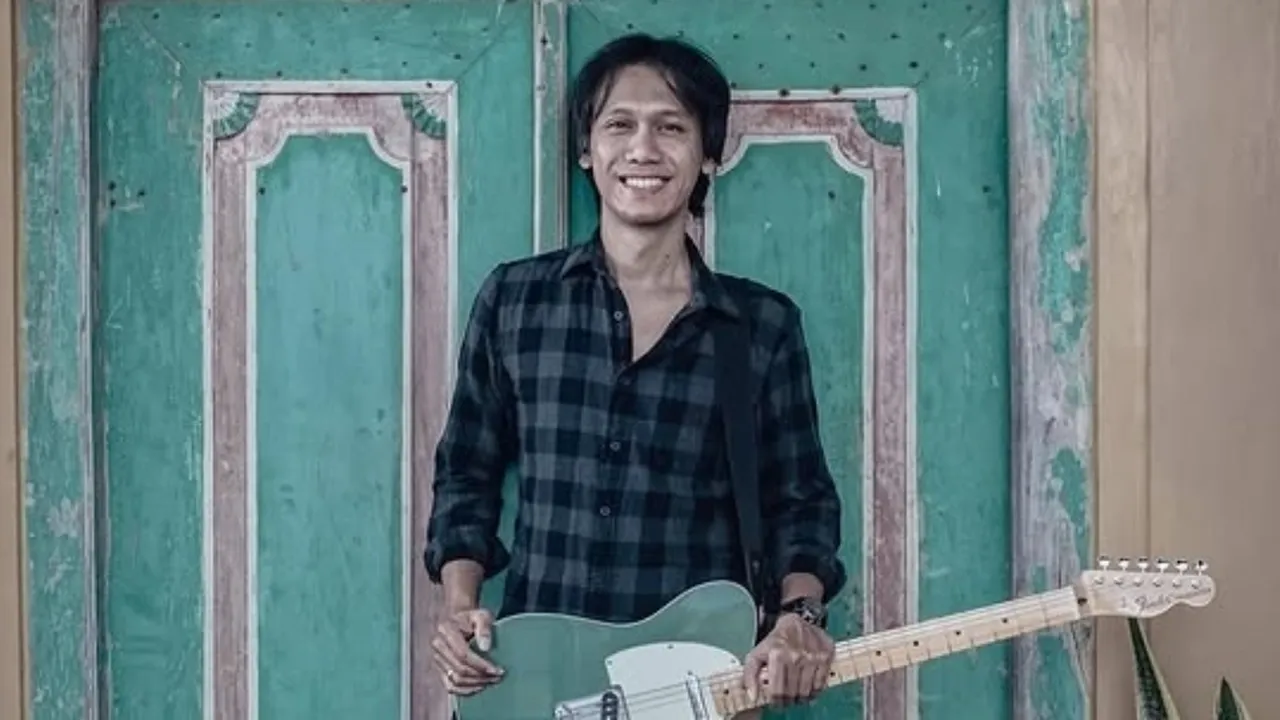 Eross Candra Bahas Peran Radio di Balik Viralnya Lagu 'Dan'