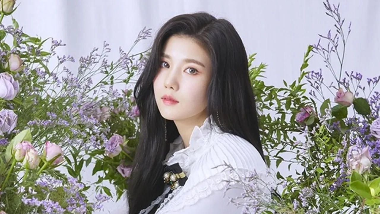 Eunbi IZ*ONE Menangis Saat Ceritakan Pengalamannya Sebagai Leader di Grup