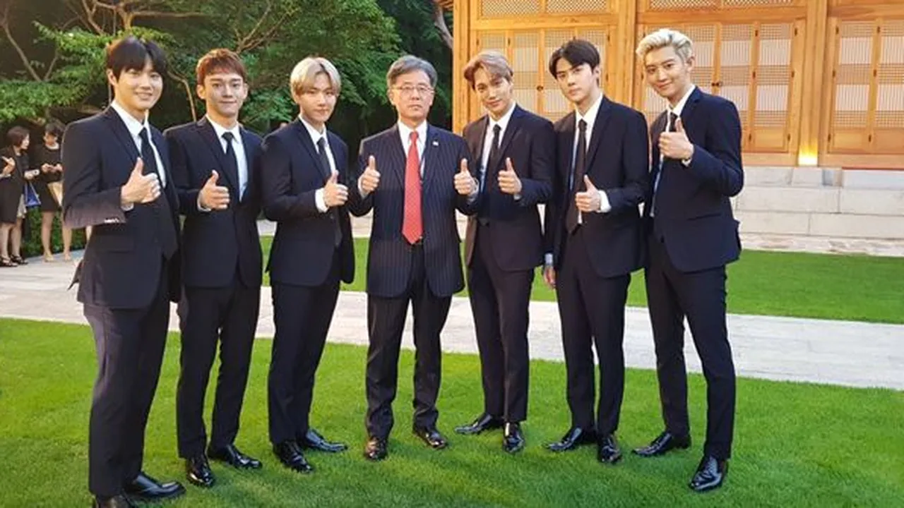 EXO Diundang Blue House Untuk Bertemu Donald Trump