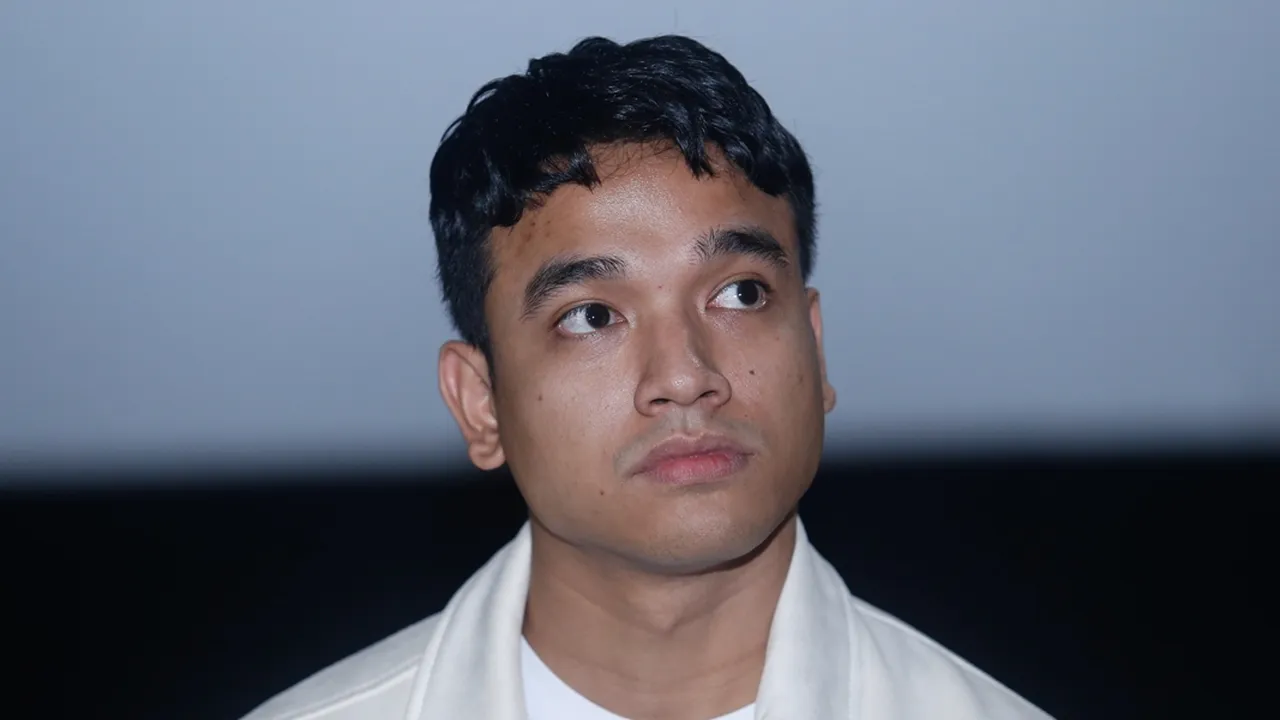 Fadly Faisal Hadiri Konferensi Film, Tampak Murung dan Pelit Senyum Fadly Faisal Hadiri Konferensi Film, Tampak Murung dan Pelit Senyum