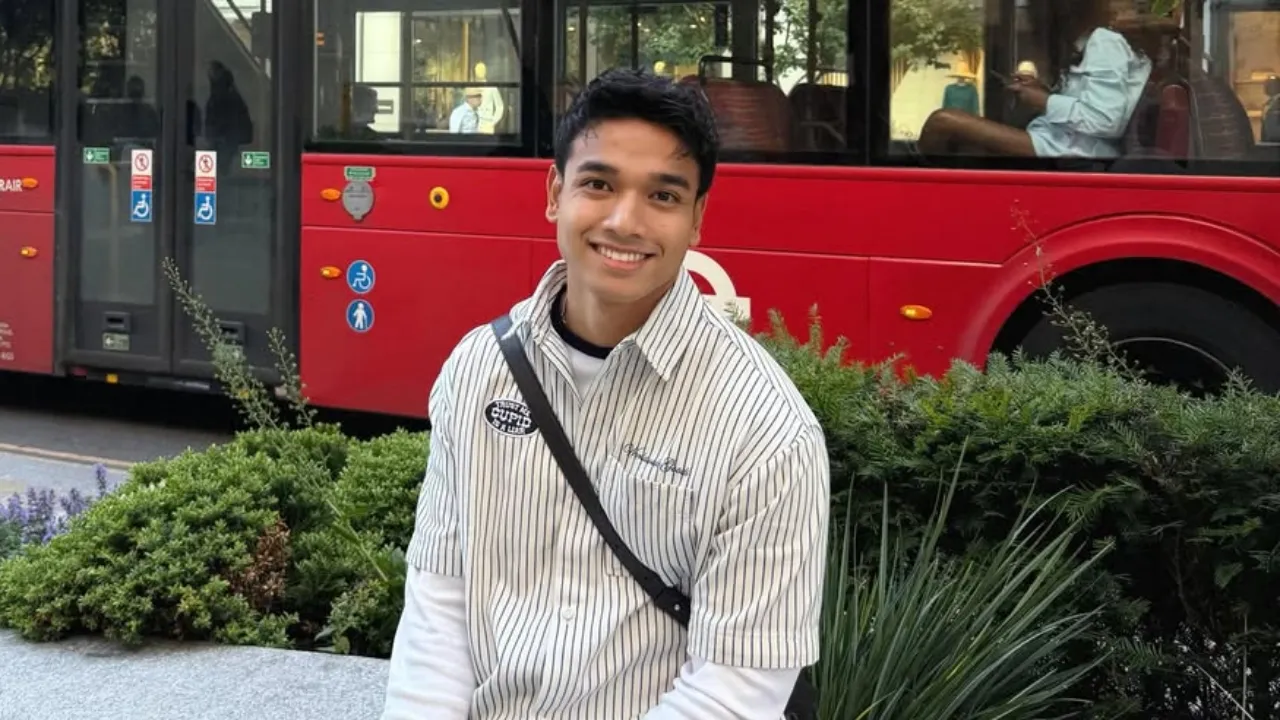 Fadly Faisal Perlihatkan Rumah dan Mobil Kena Abu Vulkanis Gunung Anak Krakatau