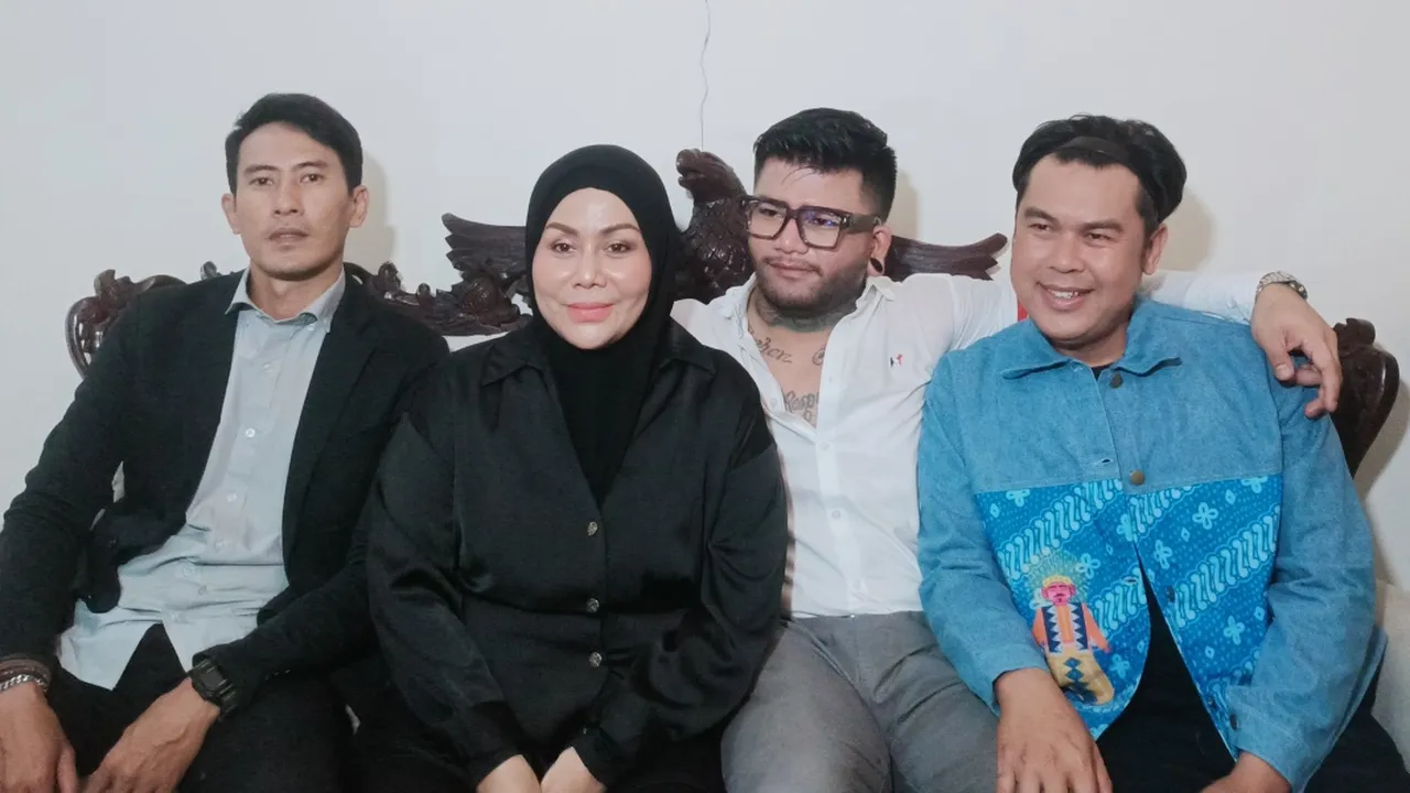 Fahmi Rasa Coklat Hadirkan Debut 'Tunggu Aku', Dapat Dukungan Penuh Dari Mak Vera
