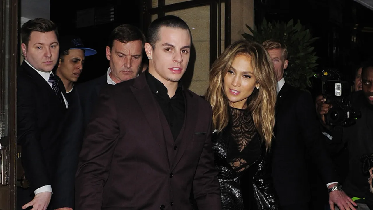 Fakta-Fakta di Balik Putusnya Jennifer Lopez - Casper Smart