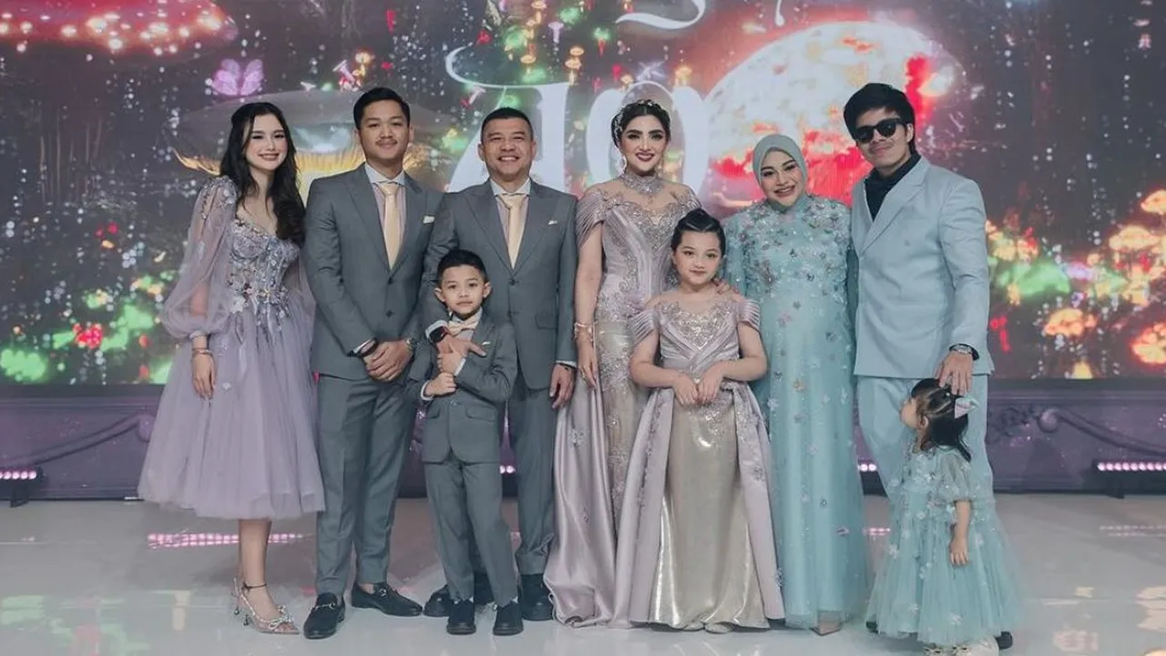 Fakta Menarik Anang Hermansyah, Raja di Dinasti A6 yang Ternyata Pernah Tinggal di Ruko Fakta Menarik Anang Hermansyah, Raja di Dinasti A6 yang Ternyata Pernah Tinggal di Ruko