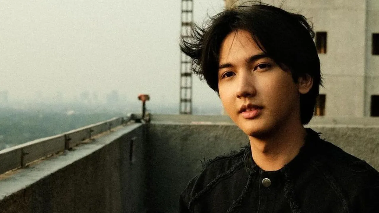 Fakta Unik dan Biodata Lengkap Ari Irham, Aktor Ganteng yang Punya Mantan Serta Pacar Cantik-cantik