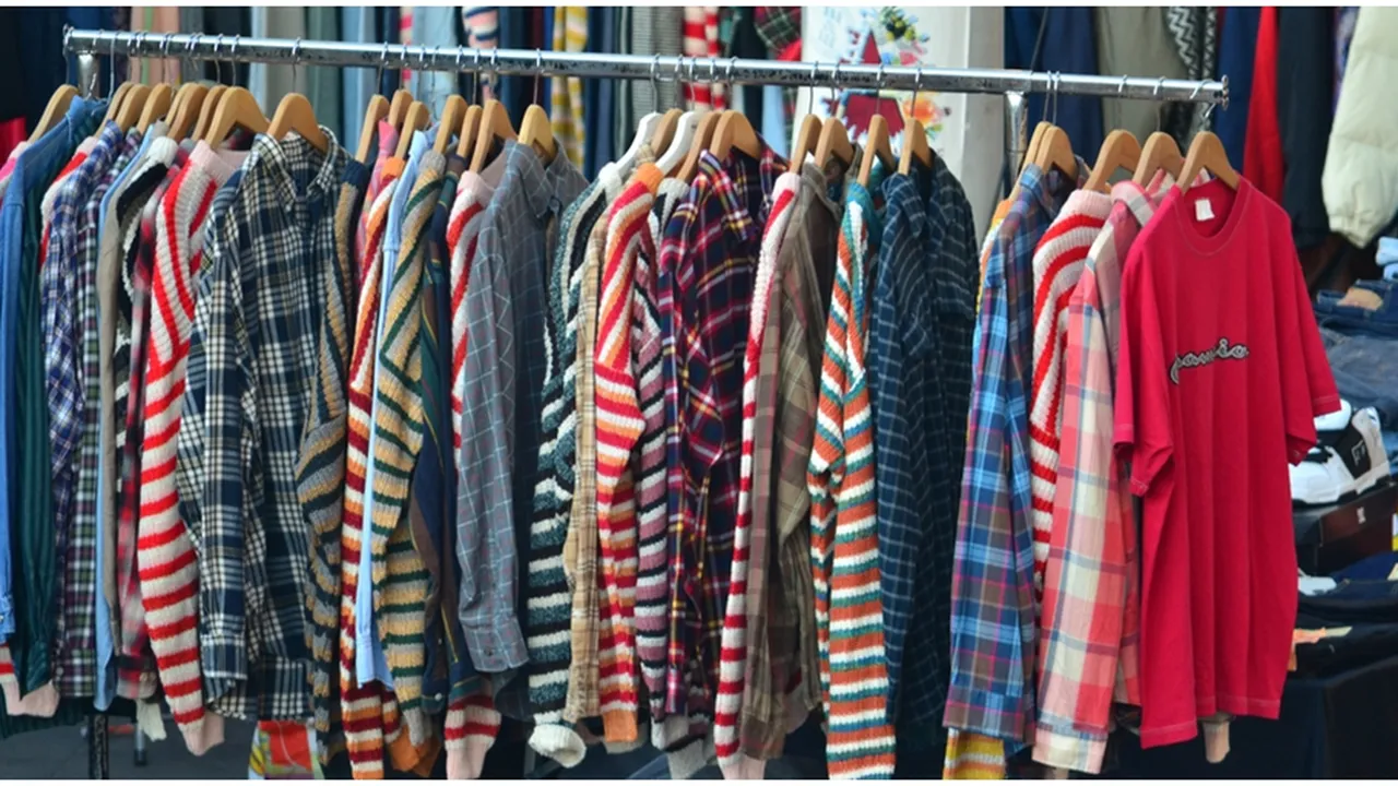 Fashion Enthusiast Merapat, Ini 4 Hal yang Perlu Diperhatikan saat Berburu Outfit di Thrift Shop