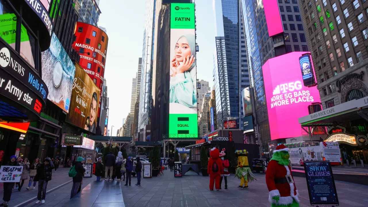 Fatin Dinobatkan Sebagai Duta EQUAL Spotify dan tampil di Billboard Times Square New York, USA