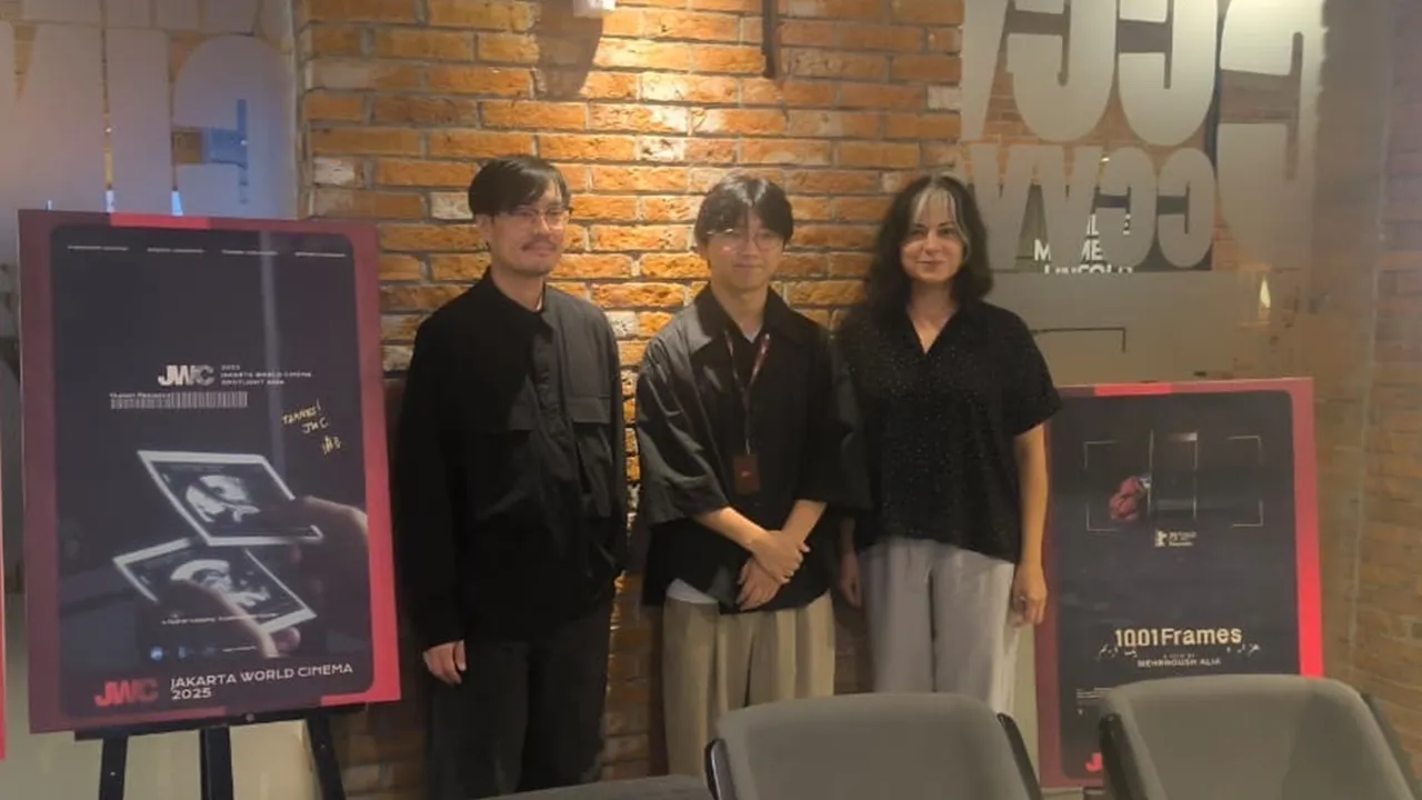Film 'HUMAN RESOURCE' Laris Manis, Nawapol Thamrongrattanarit Terharu Disambut Penonton Jakarta