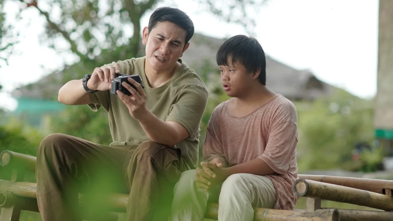 Film 'TANAH RUNTUH' Ajak Penonton Melihat Dunia dari Sudut Pandang Cinta Lewat Sosok Anak Down Syndrome