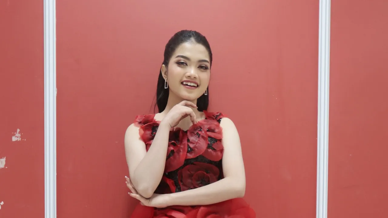 Fitri Makassar Tersenggol di Top 21, Intip Profil & Perjalanan di Dangdut Academy 8