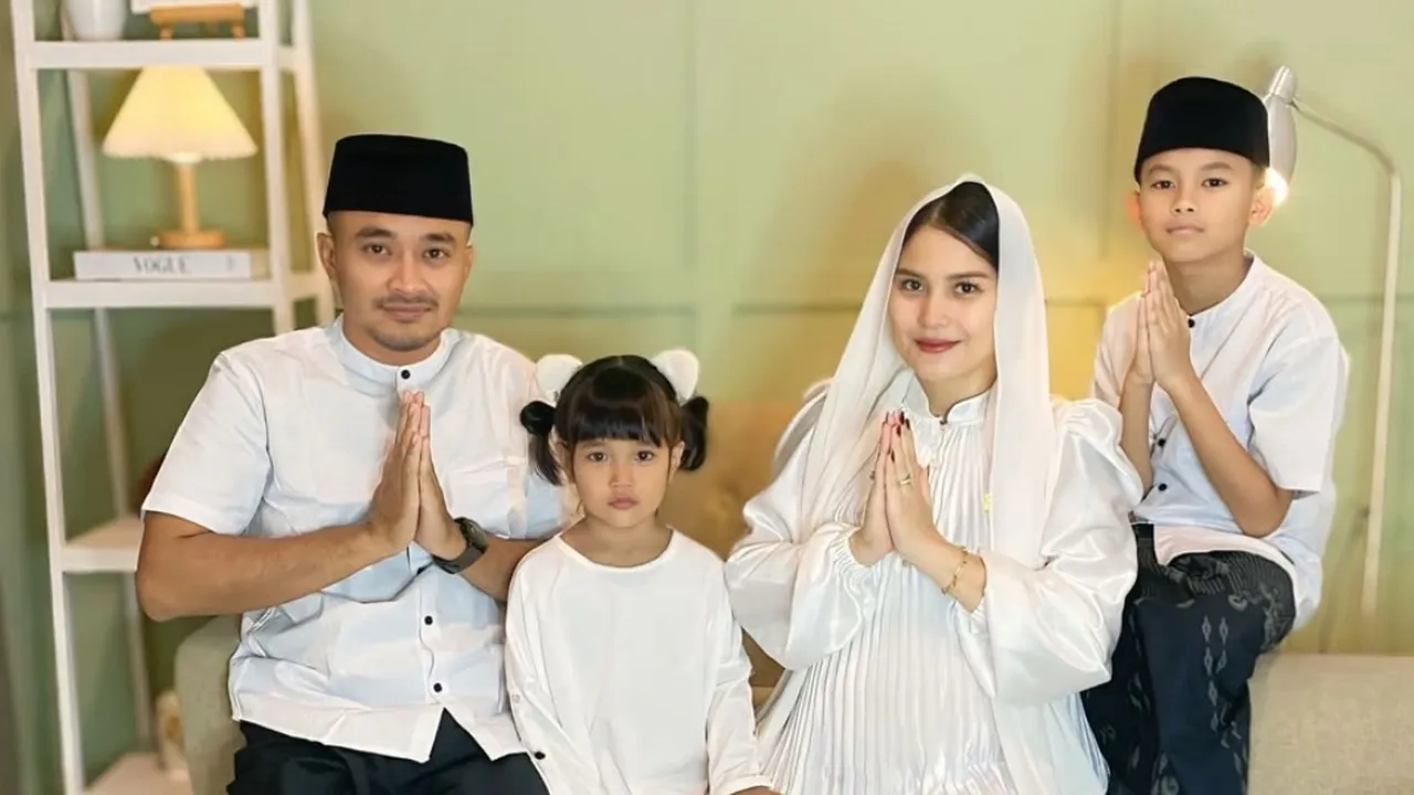 Fitri Tamara Umumkan Kelahiran Anak Ketiga Berjenis Kelamin Perempuan