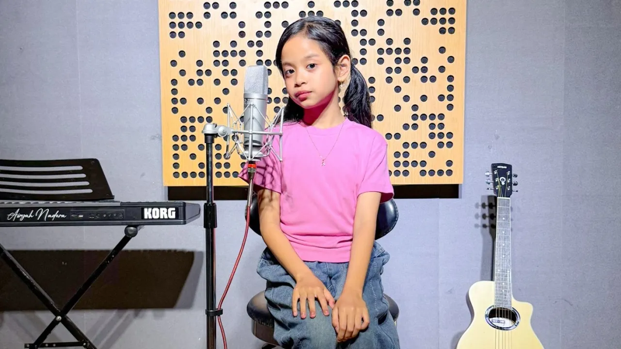 Fokus Kembangkan Bakat Suara Emas, Aisyah Nadera Anak Puput Tuai Pujian Netizen Fokus Kembangkan Bakat Suara Emas, Aisyah Nadera Anak Puput Tuai Pujian Netizen