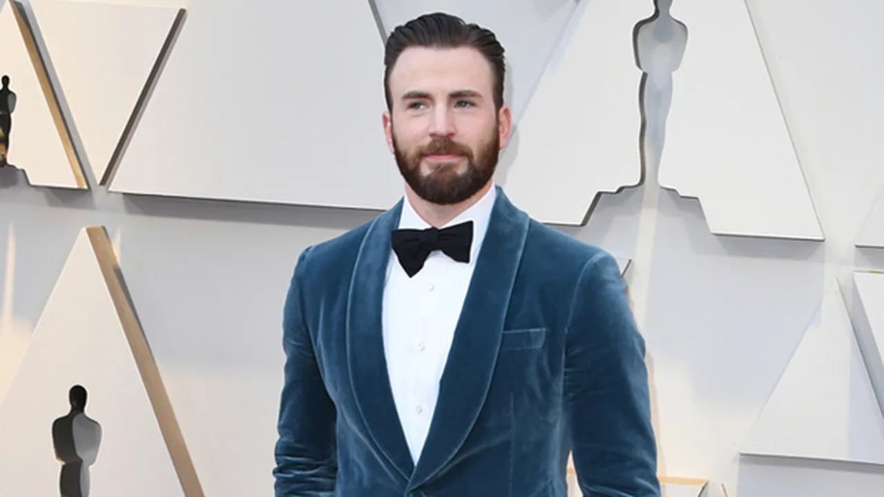 Foto Bagian Pribadinya Tersebar, Chris Evans Buka Suara
