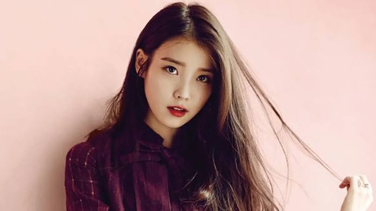 Foto Bareng Artis Cilik, IU Buktikan Kalau Dirinya Memiliki Wajah Kecil