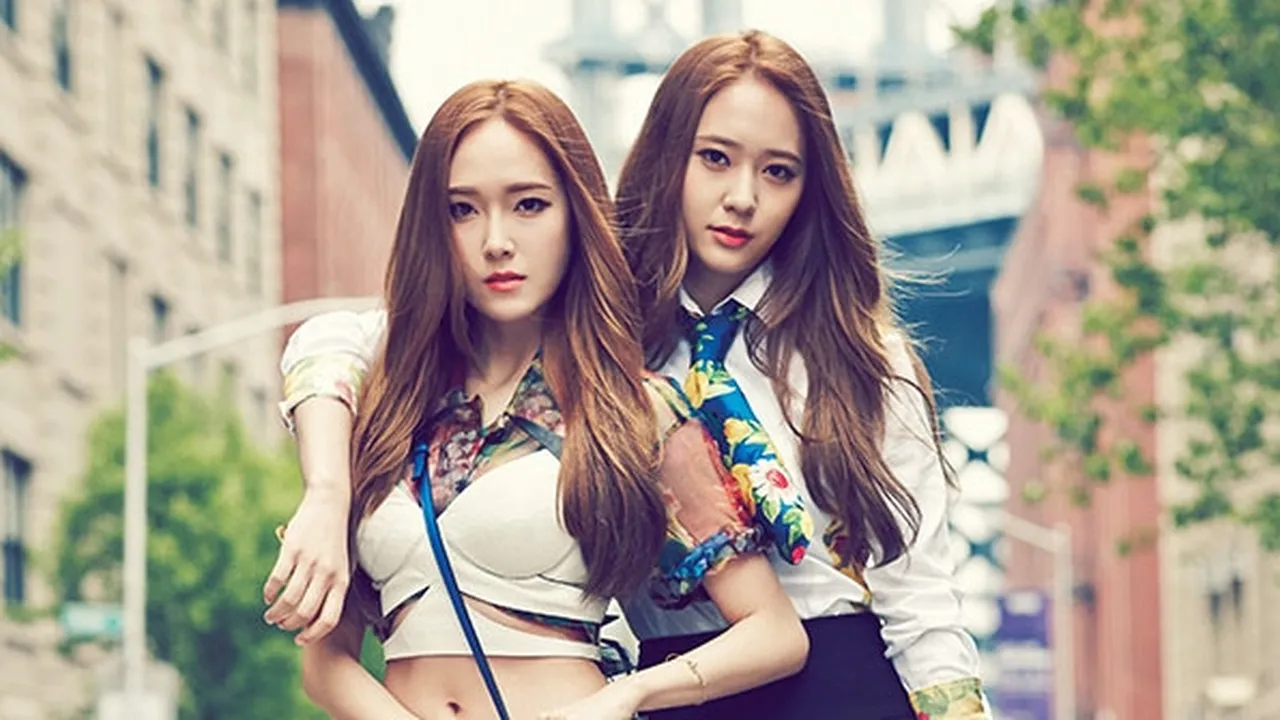 Foto Bareng Krystal F(x) dan Jessica Jung, Sama-sama Terlalu Cantik Sampai Sering Dikira Anak Kembar Foto Bareng Krystal F(x) dan Jessica Jung, Sama-sama Terlalu Cantik Sampai Sering Dikira Anak Kembar