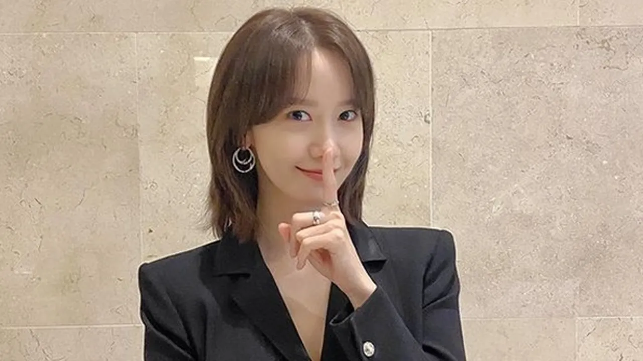 Foto BTS Yoona Girls Generation di Presentasi Produksi Drama 'HUSH', Menarik Perhatian Saat Baca Naskah Foto BTS Yoona Girls Generation di Presentasi Produksi Drama 'HUSH', Menarik Perhatian Saat Baca Naskah