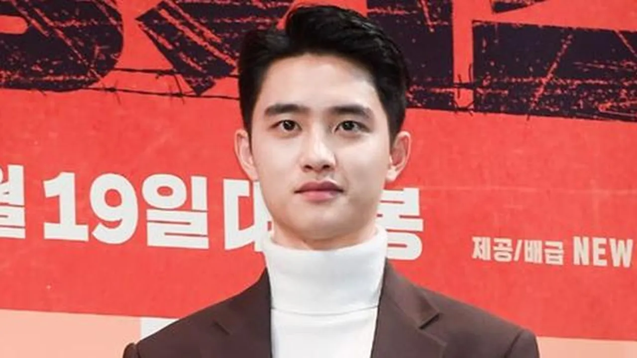 Foto D.O. EXO di Upacara Selesai Pelatihan, Ganteng Saat Hormat dan Dijemput Ortu