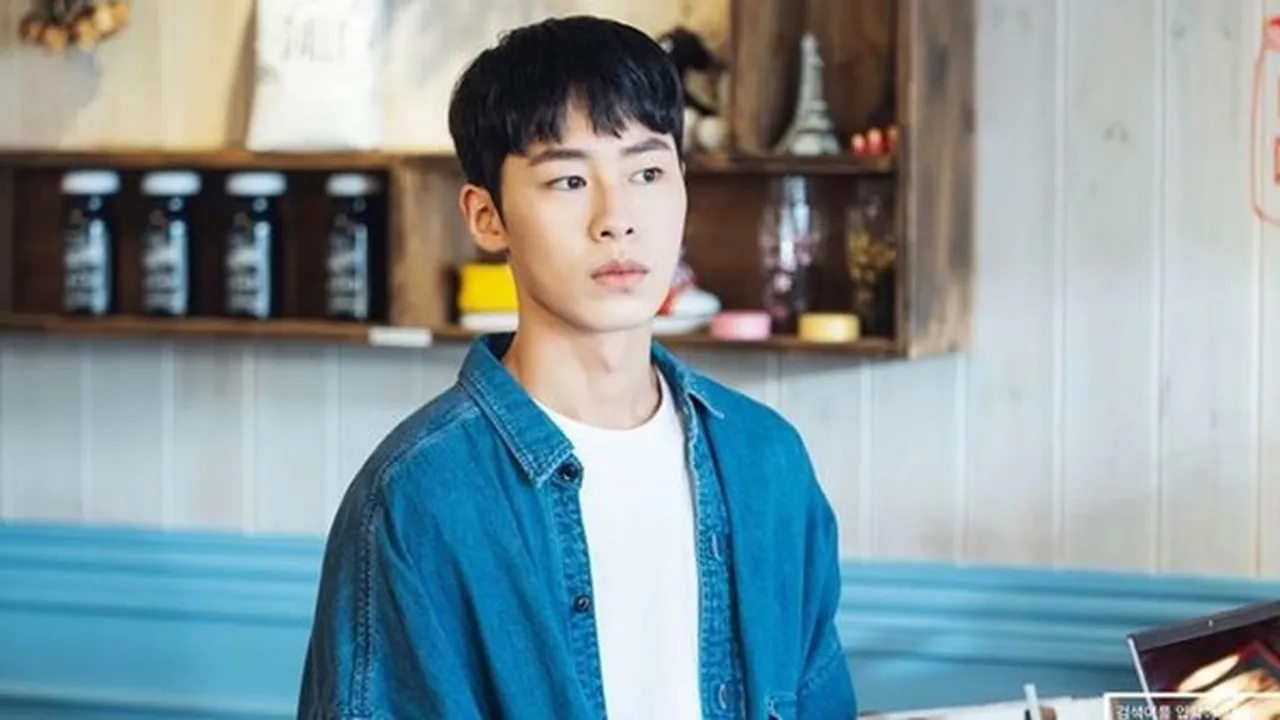 FOTO Manisnya Lee Jae Wook EXTRAORDINARY YOU, Bak Pacar Sendiri Saat Foto Bareng Fans FOTO Manisnya Lee Jae Wook EXTRAORDINARY YOU, Bak Pacar Sendiri Saat Foto Bareng Fans