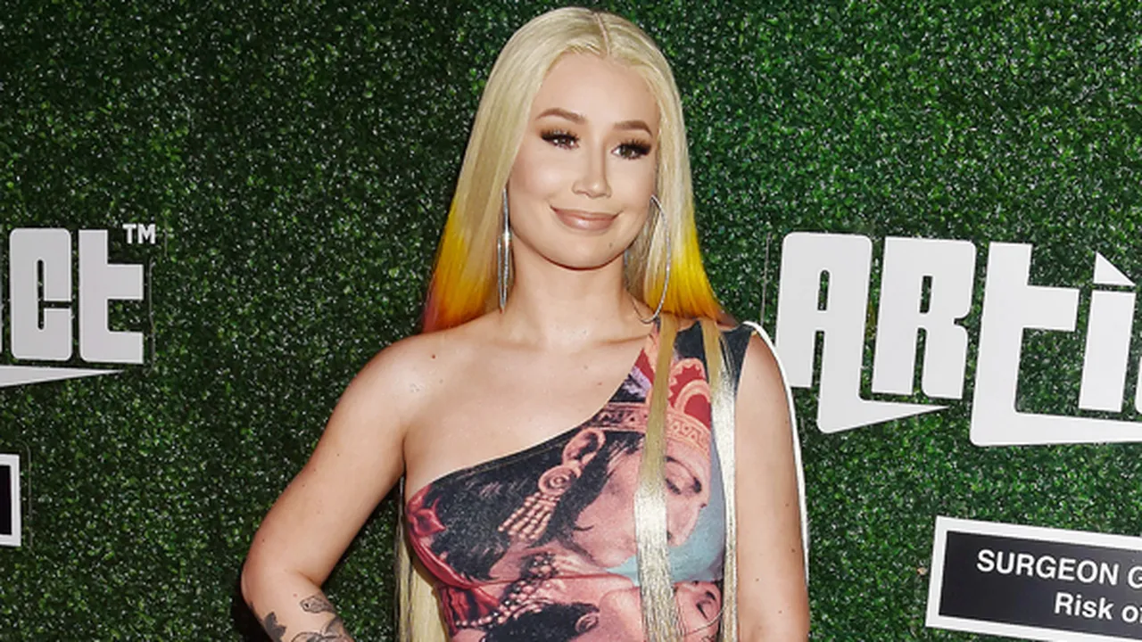 Foto Topless Bocor di Internet, Iggy Azalea Hapus Twitter & Instagram